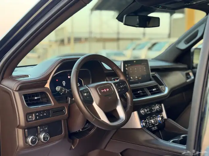 جي ام سي يوكن 2023 اسود 10