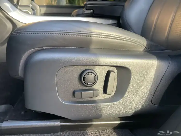 رنج روفر سبورت ديزل 2021 (( بحالة ممتازة )) 22