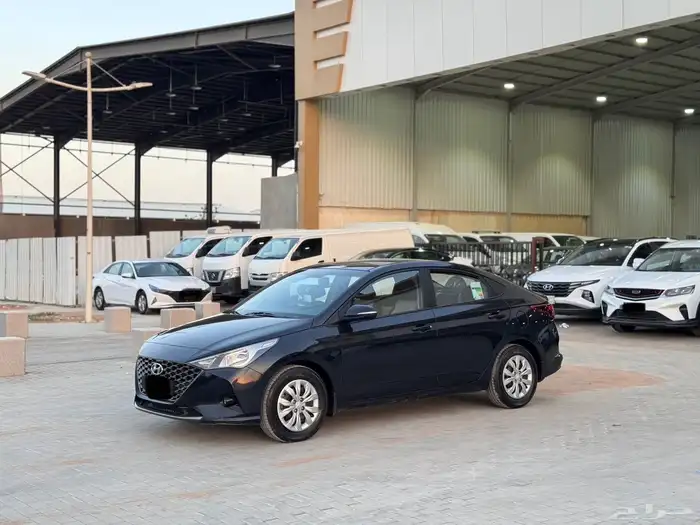 هيونداي اكسنت 2023 ازرق غامق 3