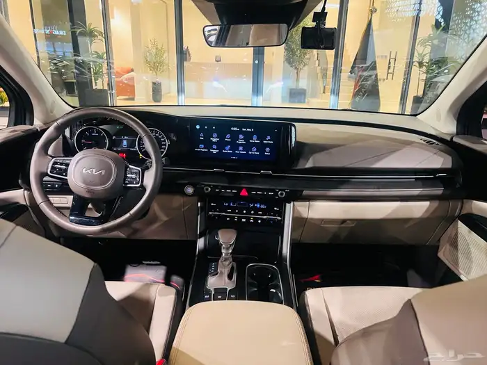 كيا كارنيفال 2023 (بحاله ممتازه) 14
