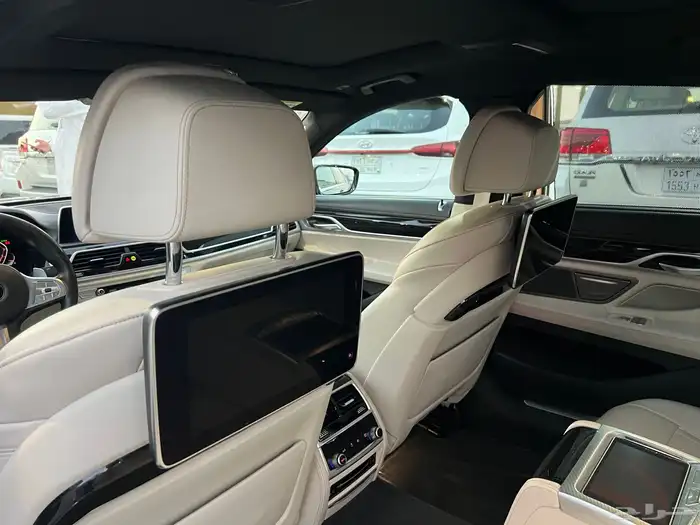 بي ام دبليو 2020 LI 730 فل كامل كت ام 12