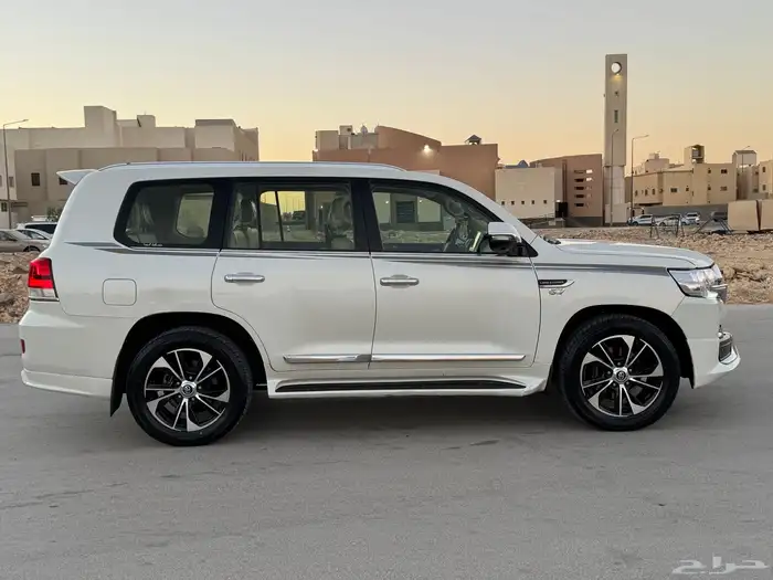 فكسار فل كامل 5.7 2017 8v 7