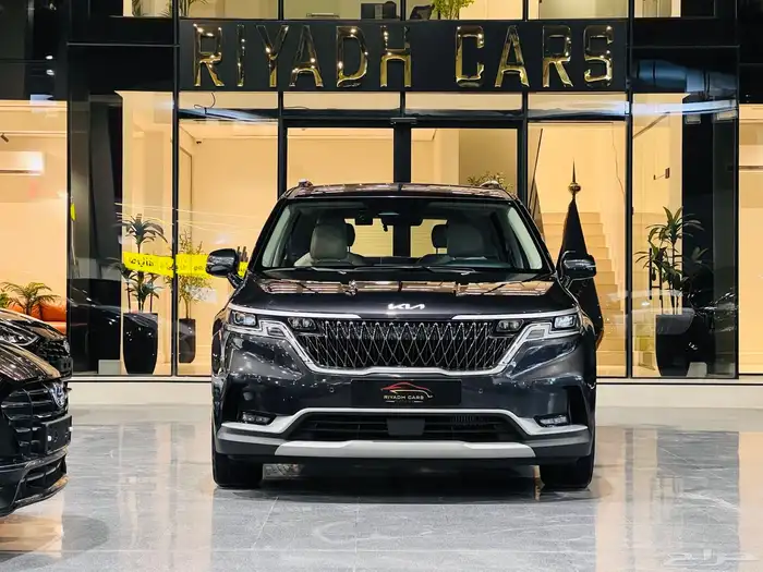 كيا كارنيفال 2023 (بحاله ممتازه) 1