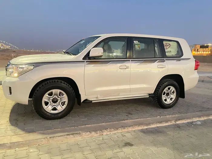 لاندكروزر جي اكس هدد 2015 في قمه النظافه 15