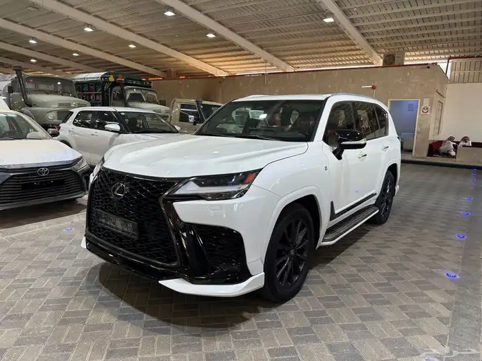 لكزس 2025 LX600سعودي F sport 0