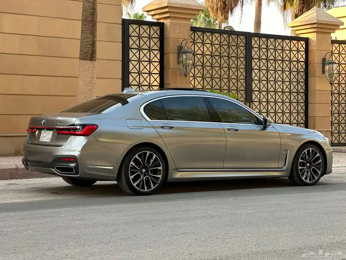 بي ام 740iL 2021 ضمان وصيانه 6