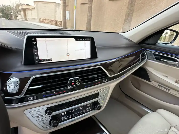 بي ام 740 ماشي فقط 73 الف بدي وكاله صيانات وكاله 12