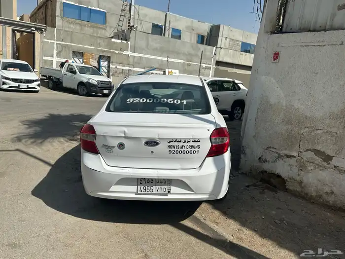 لبيع سيارة فورد فيجو 2018 3