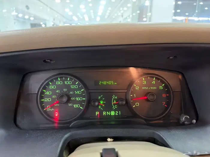 فورد-فكتوريا-2008-مدني 10