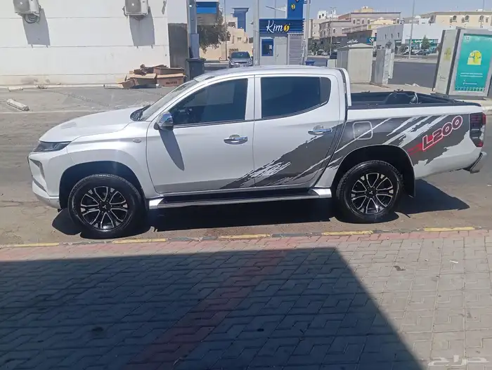 مستبوشي L200 0