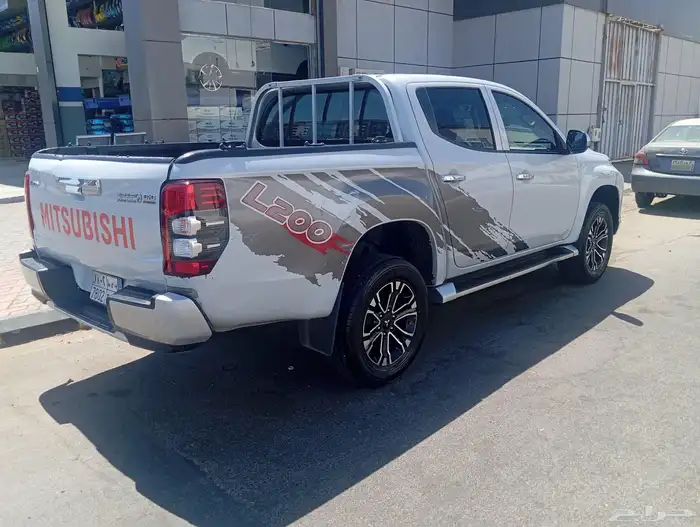 مستبوشي L200 5