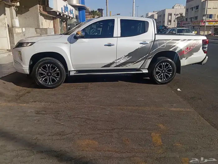 مستبوشي L200 9