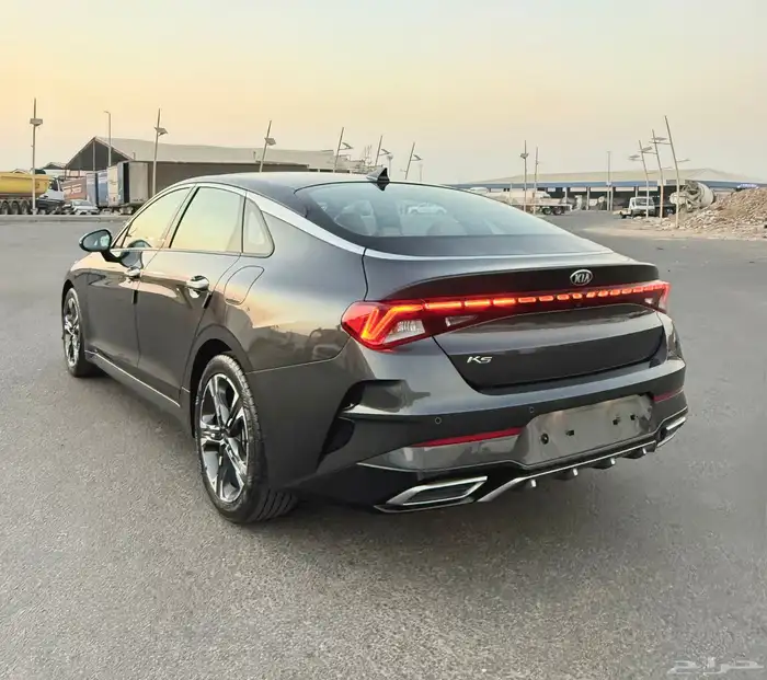 كيا K5 بنورما 2020 فل كامل داخل جملي بحالة الوكاله للبيع 3