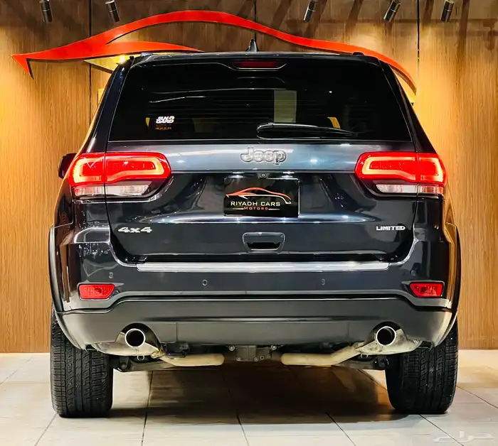 جراند شيروكي 2014 V8 لمتد ( بحاله ممتازه) 4