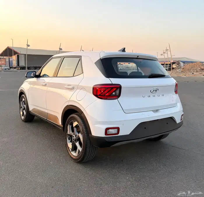 هيونداي فينيو 2021 فتحه فل كامل بحالة الوكاله للبيع 3