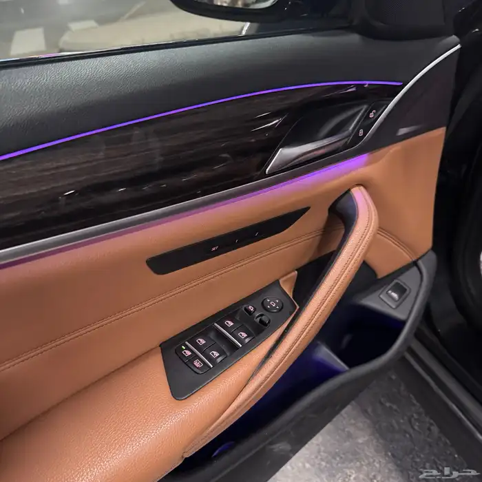 بي ام دبليو 520i 2020 نظيف 8