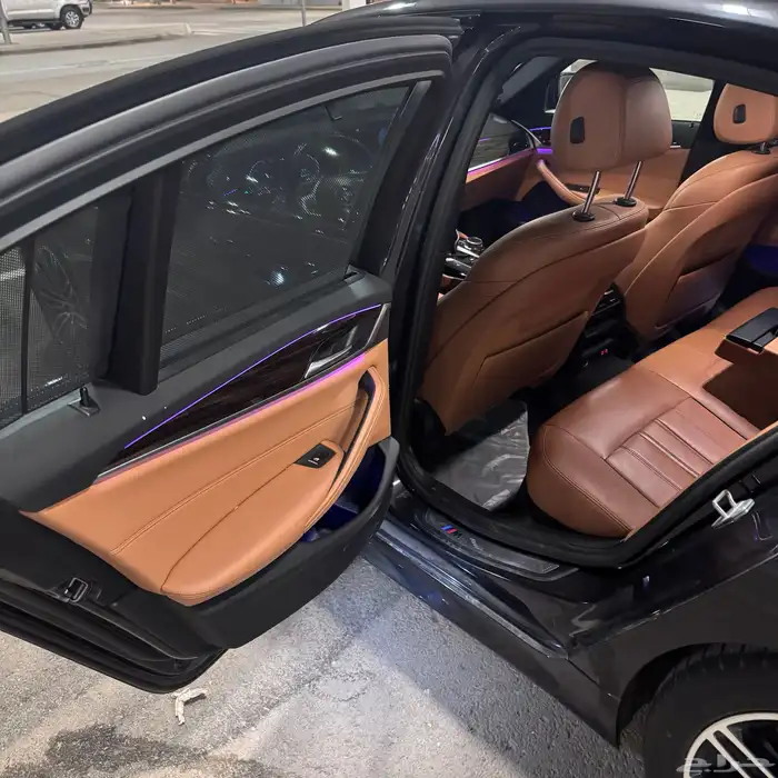 بي ام دبليو 520i 2020 نظيف 11