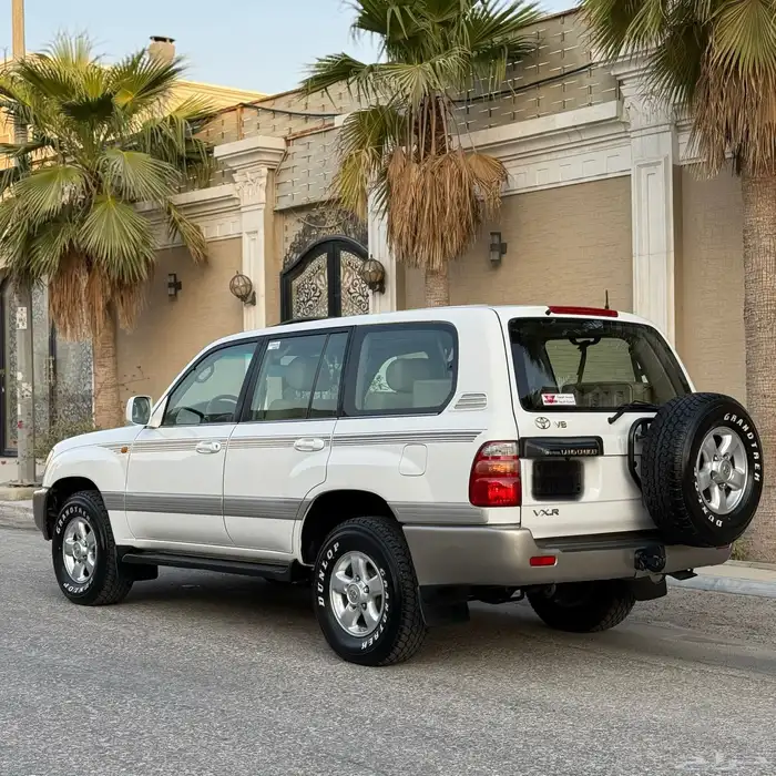 لاندكروزر VXR فكسار قير عادي اساس فل ( وكالة ) 23