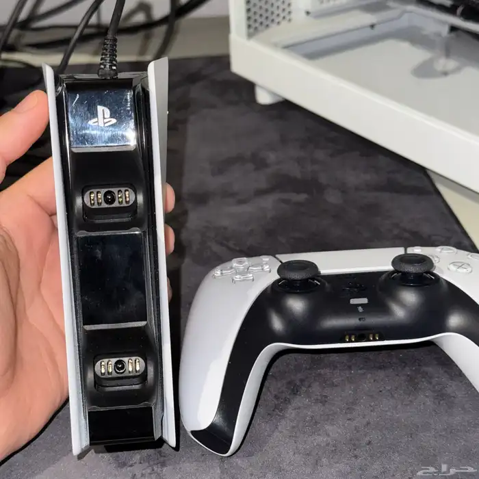 كنترولر أصلي سوني بلايستيشن فايف وقاعدة شحن اصلية 0