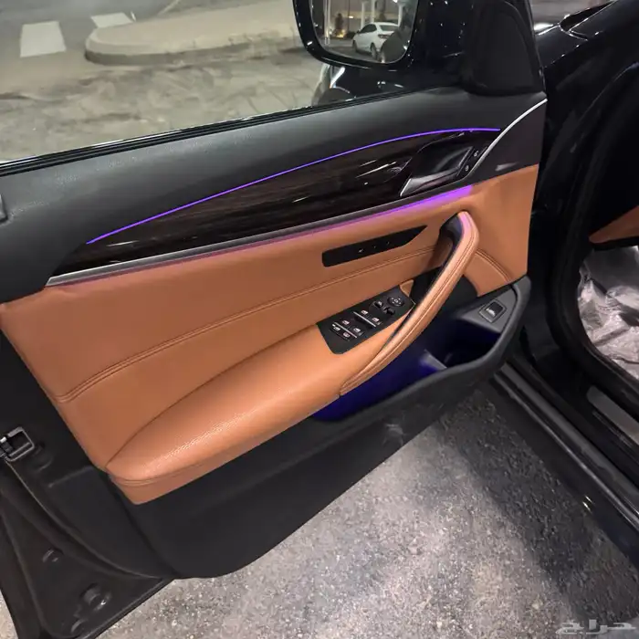 بي ام دبليو 520i 2020 نظيف 7