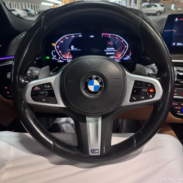 بي ام دبليو 520i 2020 نظيف 29