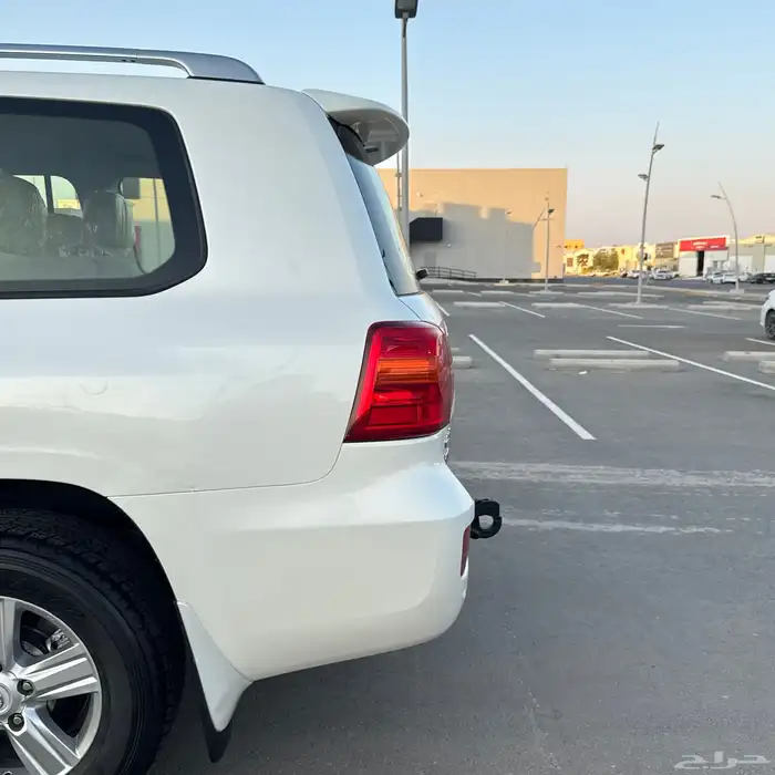 لاندكروزر 13