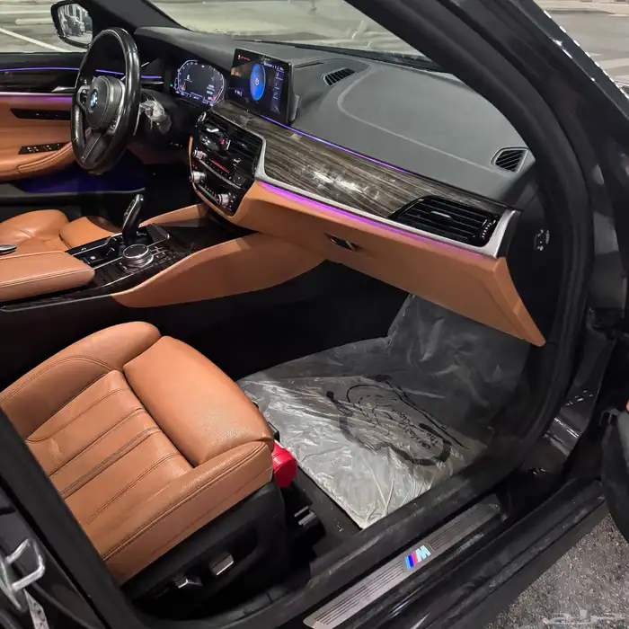 بي ام دبليو 520i 2020 نظيف 23