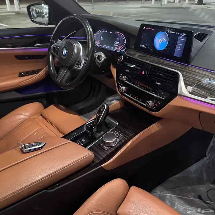 بي ام دبليو 520i 2020 نظيف 25