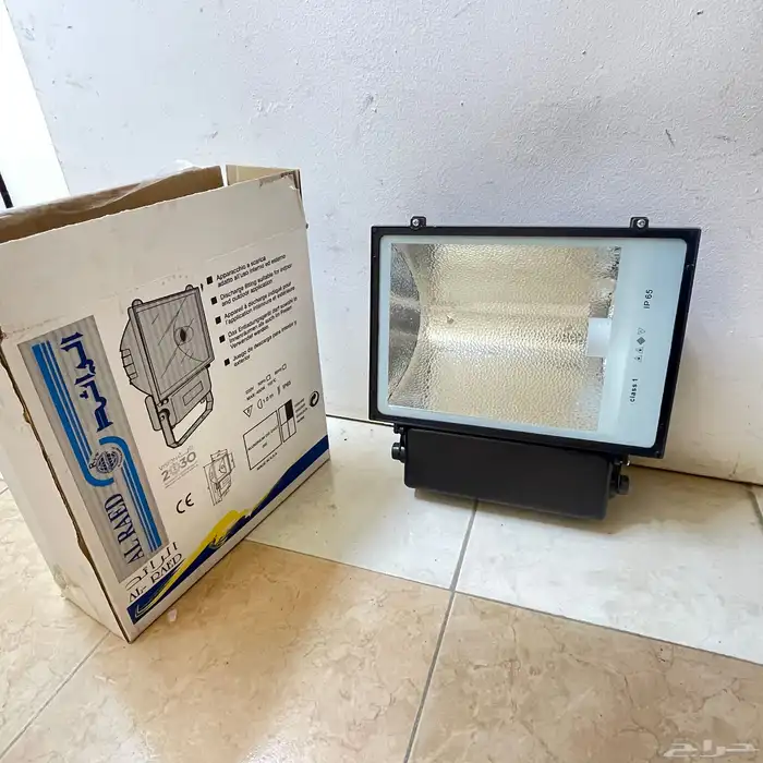 كشاف و صاروخ قص للبيع 1