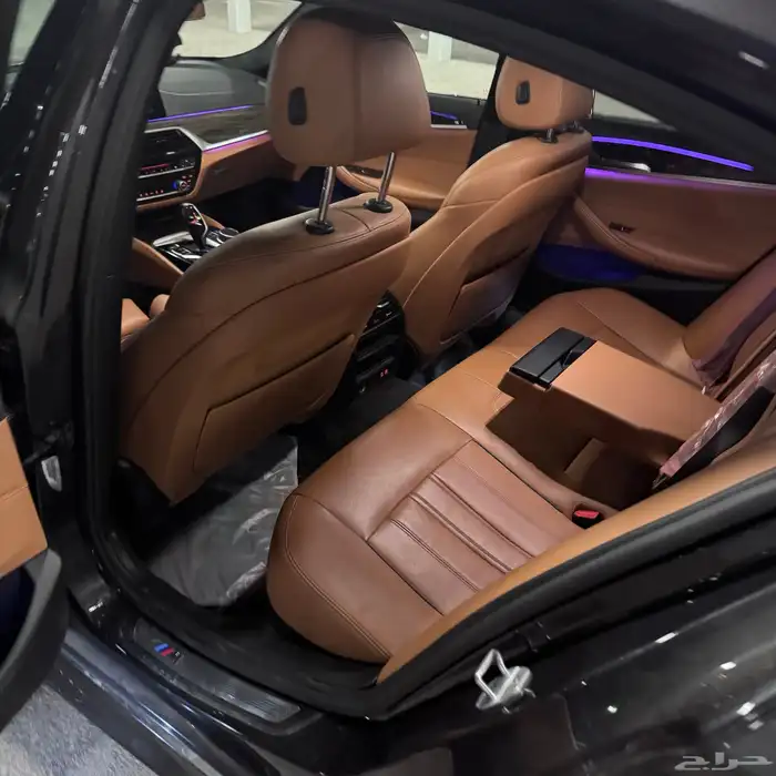 بي ام دبليو 520i 2020 نظيف 13