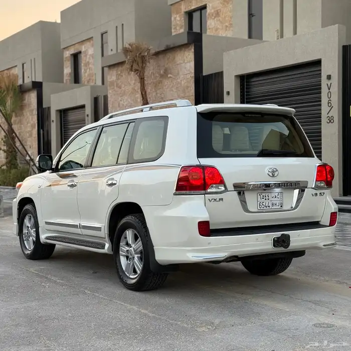 لاندكروزر VXR 2015 بريمي ( وكالة ) 4