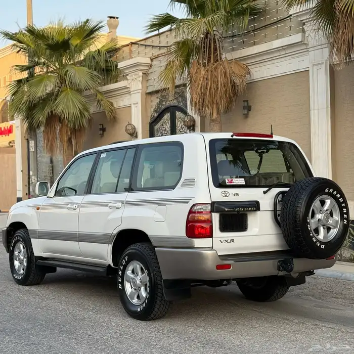 لاندكروزر VXR فكسار قير عادي اساس فل ( وكالة ) 24