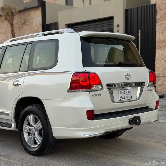لاندكروزر VXR 2015 بريمي ( وكالة ) 6