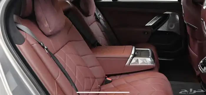 BMW 750 2024 وارد كوريا 13