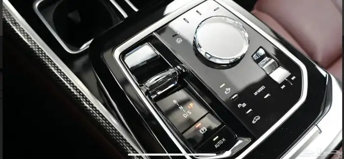 BMW 750 2024 وارد كوريا 10