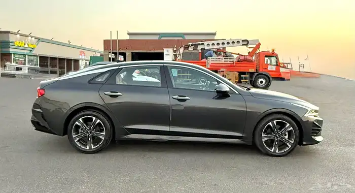 كيا K5 بنورما 2020 فل كامل داخل جملي بحالة الوكاله للبيع 6