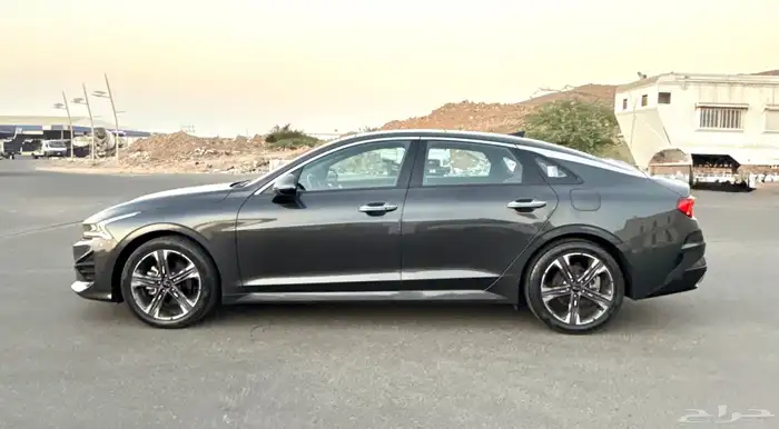 كيا K5 بنورما 2020 فل كامل داخل جملي بحالة الوكاله للبيع 2