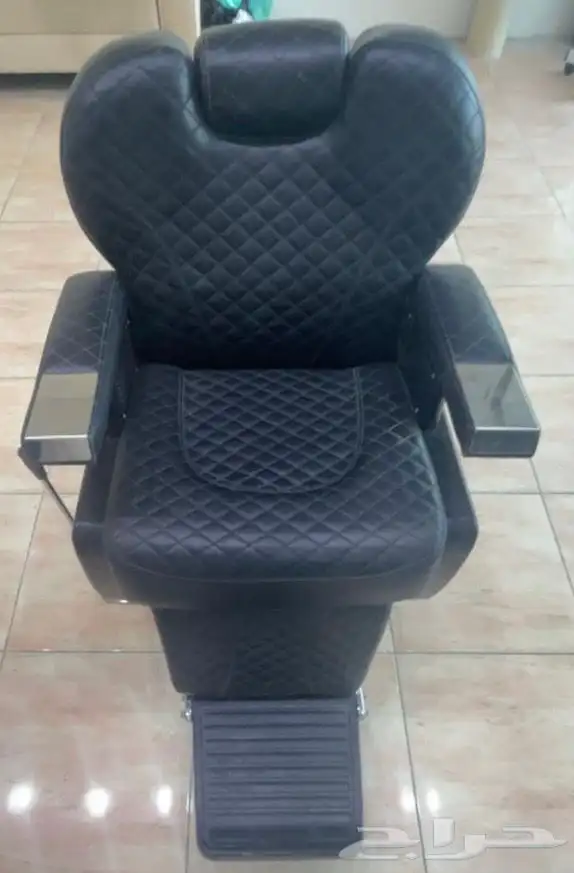 صالون حلاق لتقبيل أو بيع المعدات أو الأدوات 2