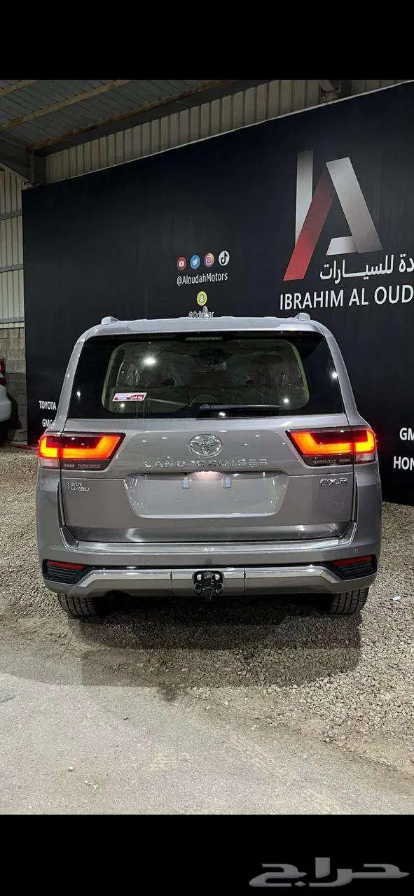 تويوتا جكسار L4 موديل 2025 رمادي أو ذهبي غامق بطاقة جمركية 5