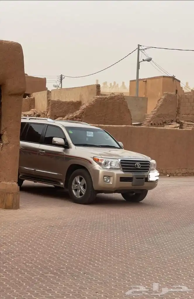 للبيع جيب لاندكروزر 2012 1