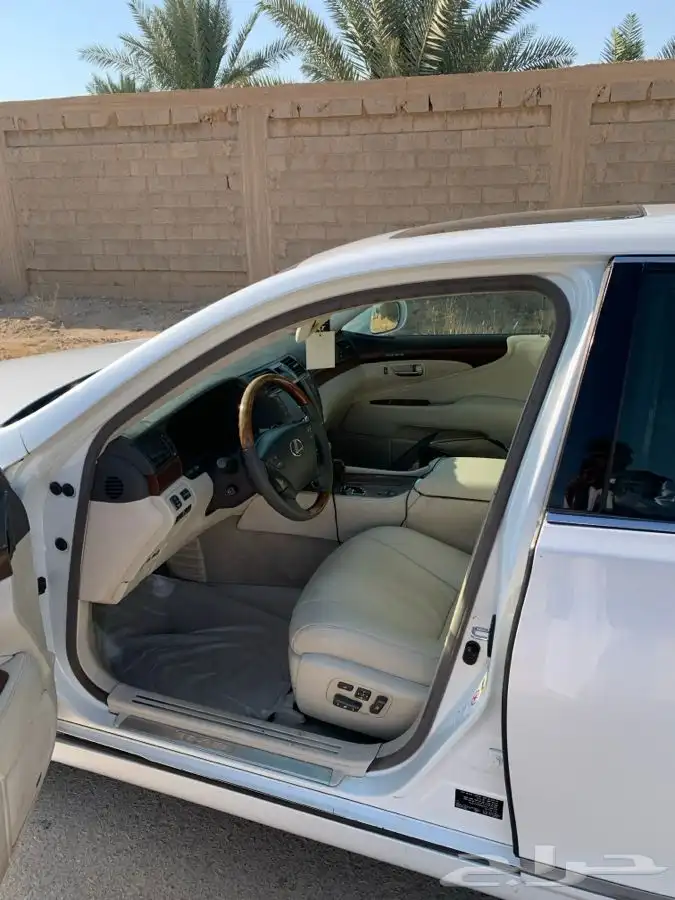 لكزس LS2010 3