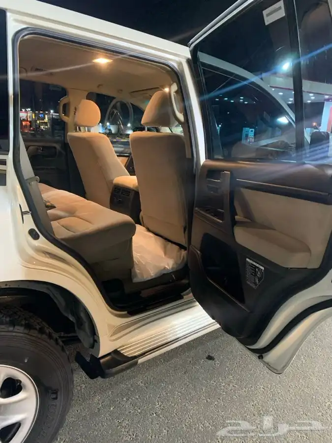 لاند كروزر 9