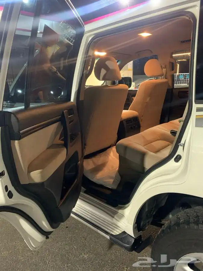 لاند كروزر 7