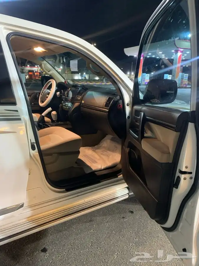 لاند كروزر 8