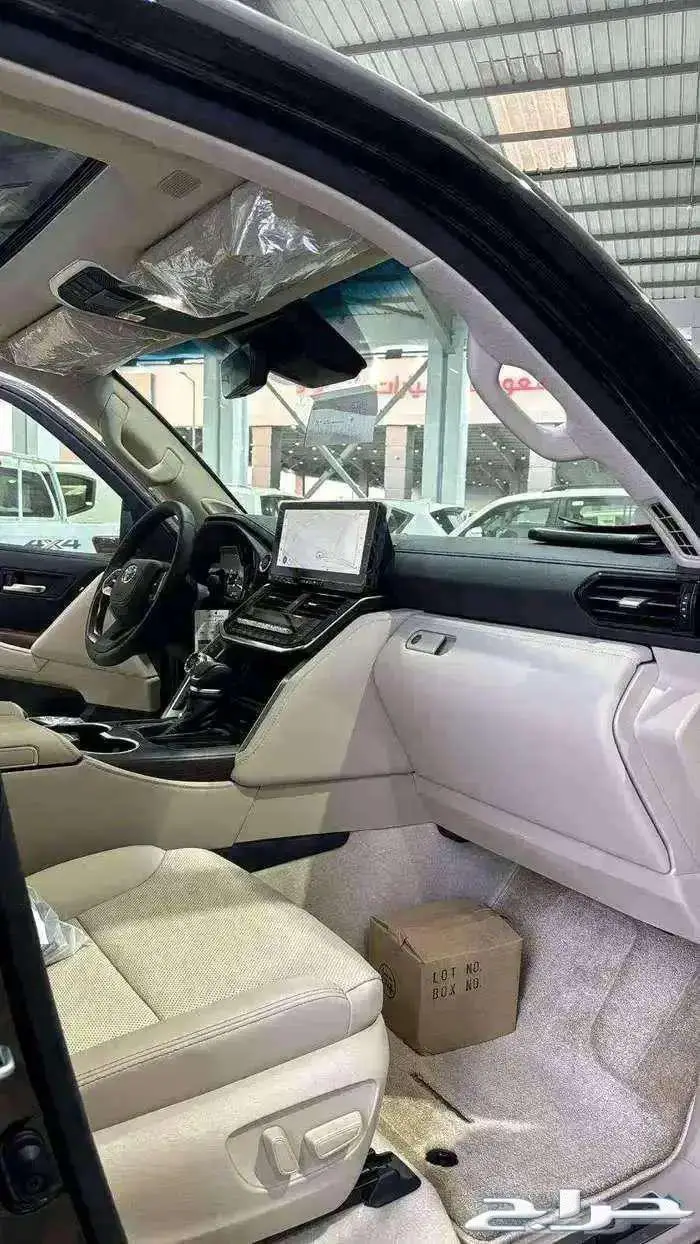 تويوتا لاندكروزر GXR L5 فل كامل وارد الساير 2025 2