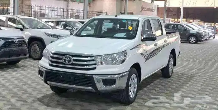 هايلكس غمارتين GL قير عادي ديزل 2.4 2025 1