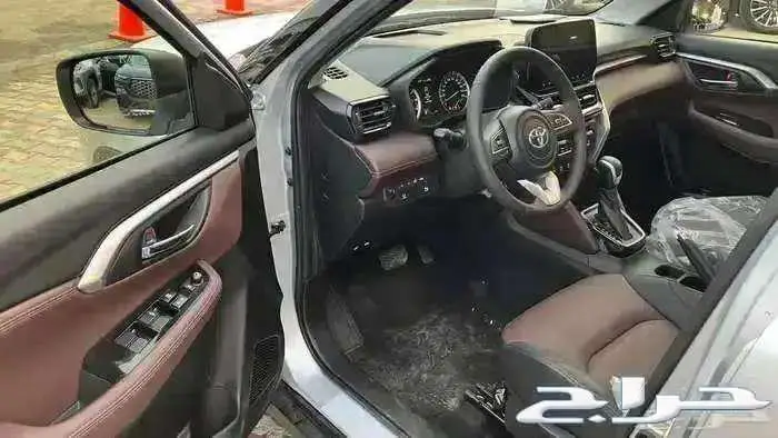 تويوتا اوربان كروزر 2026 10