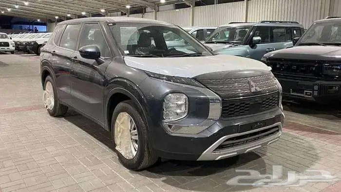 ميتسوبيشي اوتلاندر 7 مقاعد HL بدون دبل موديل 2025 2