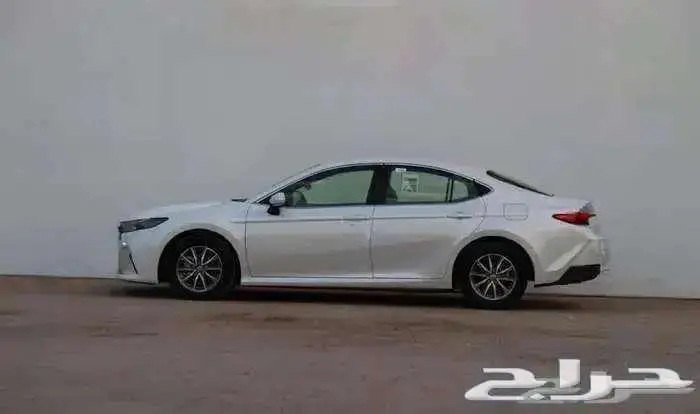 كامري E ستاندرد موديل 2025 بنزين حبه فقط 4