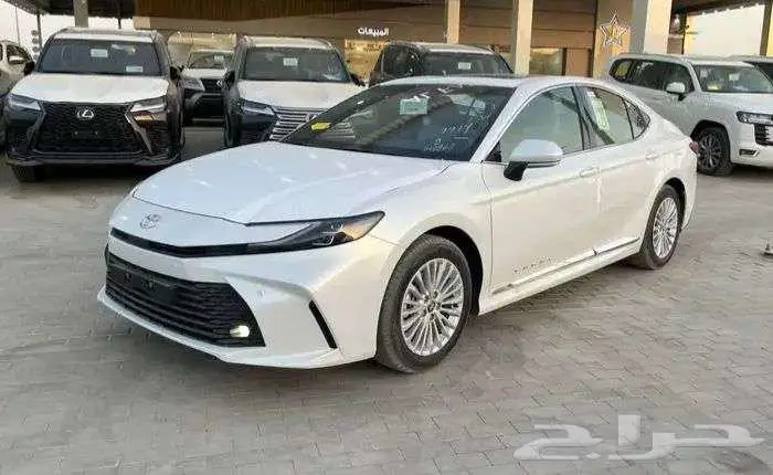 تويوتا كامري LE بنزين 2025 10